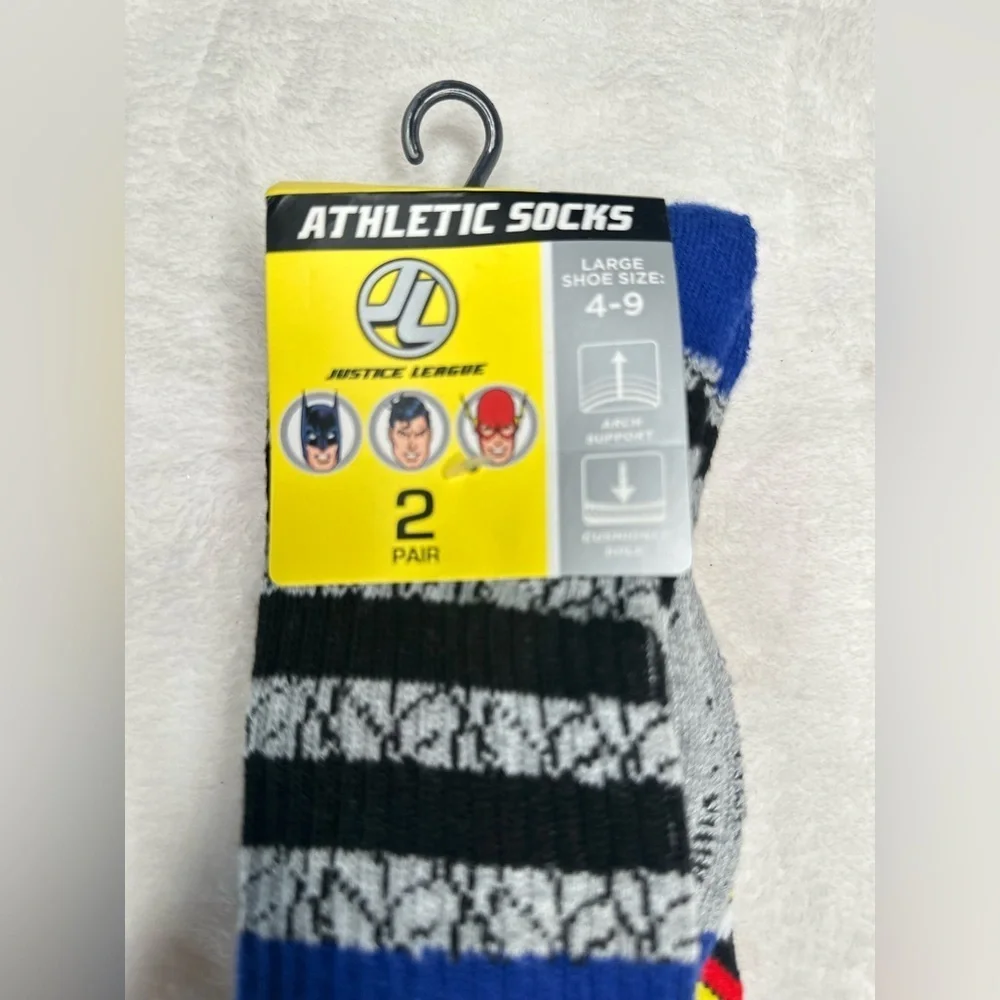 Batman & Superman Socks 2 Pair Shoe Size  Large 4-9 Arch Support Cushioned Sole